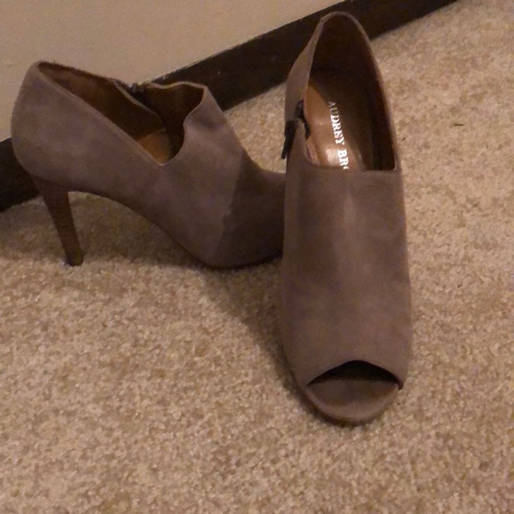 Audrey Brooke peep-toe bootie heel size 7 1/2.
